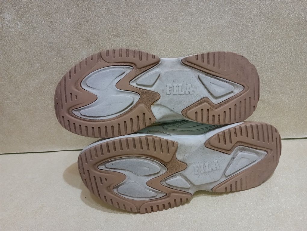 Fila N 38 сникърси - 27 лв