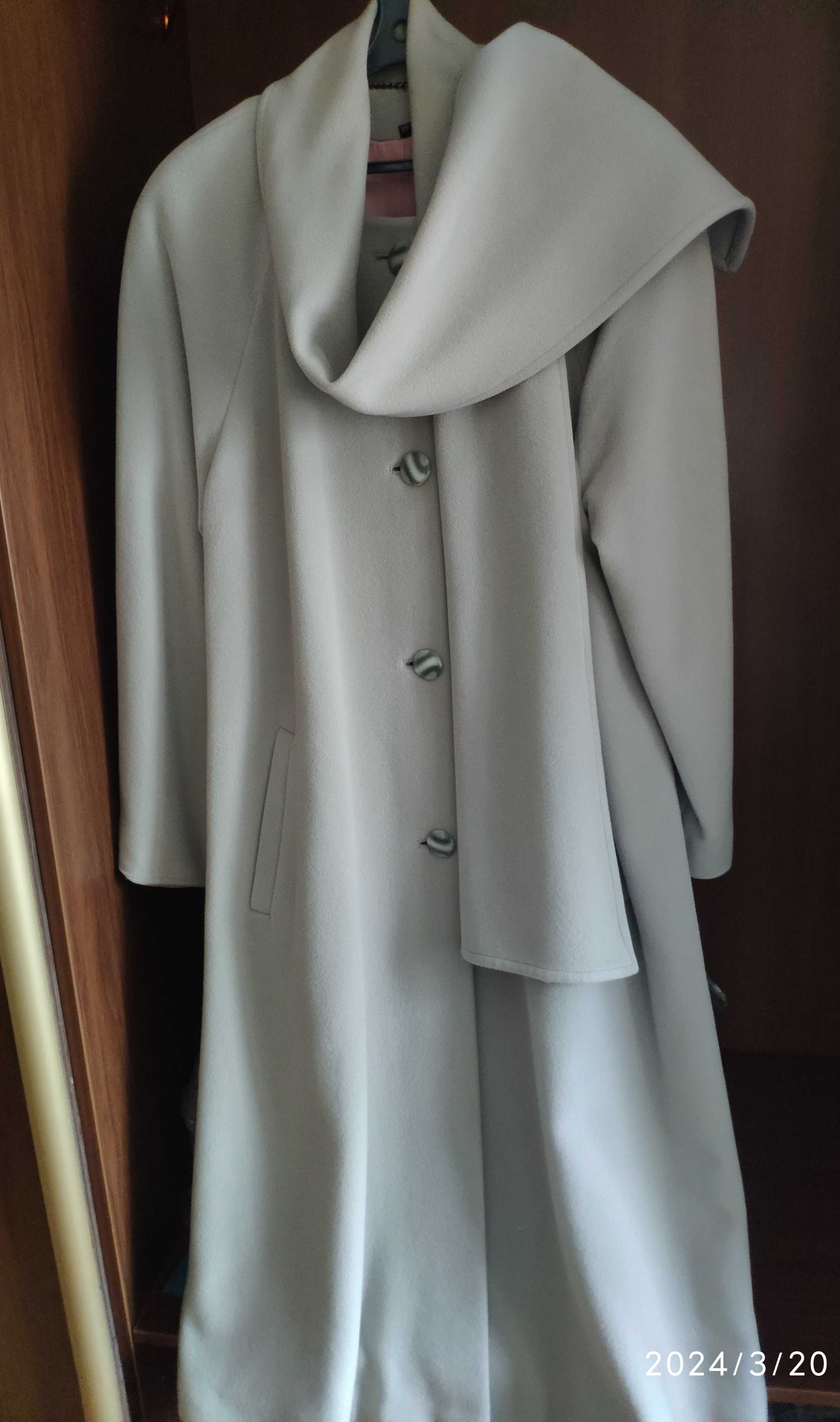 Пальто демисезонное ( Польша) из высококачественного кашемира