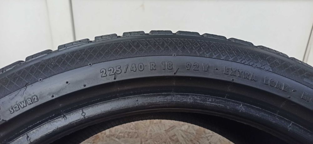 Продавам зимнa гумa  225/40/R18 цена 30лв