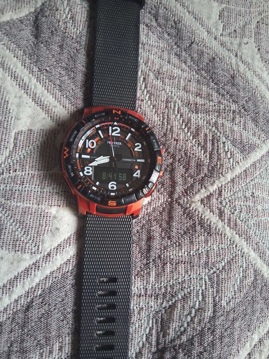 Часовник Casio ProTrek