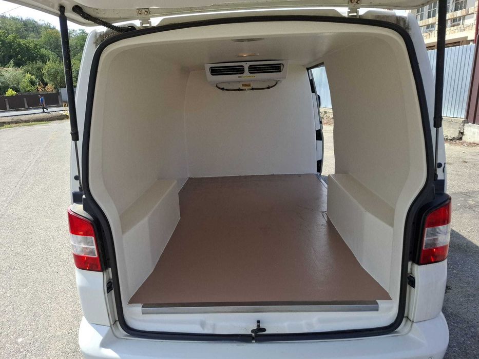 VW Transporter T5 Frigorific Long 2010 2.5TDi 131 CP E4 CutieAut. A/C