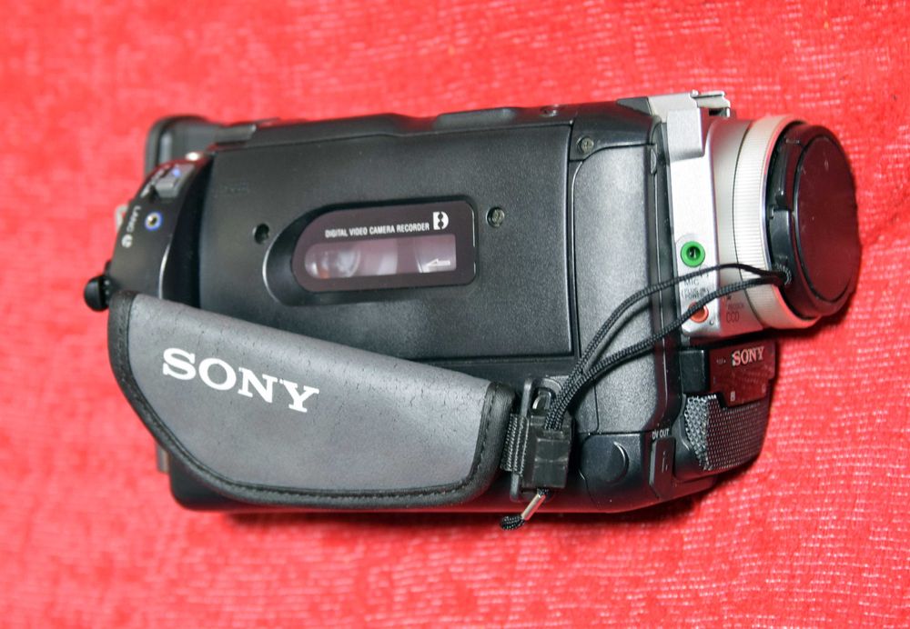 Camera video Digital 8 si HI 8