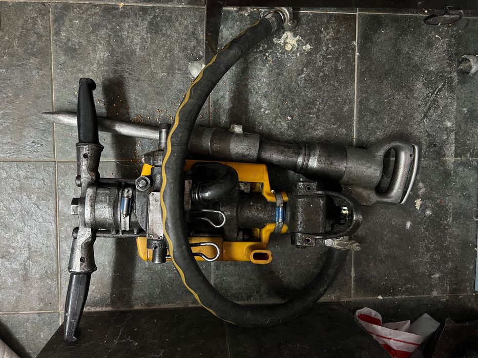 Къртач Atlas copco