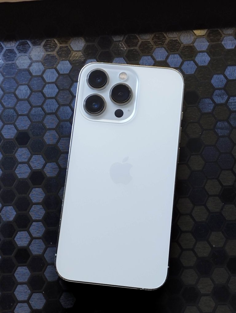iPhone 13 Pro  KH/A