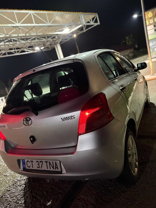 Vând Toyota Yaris urgent