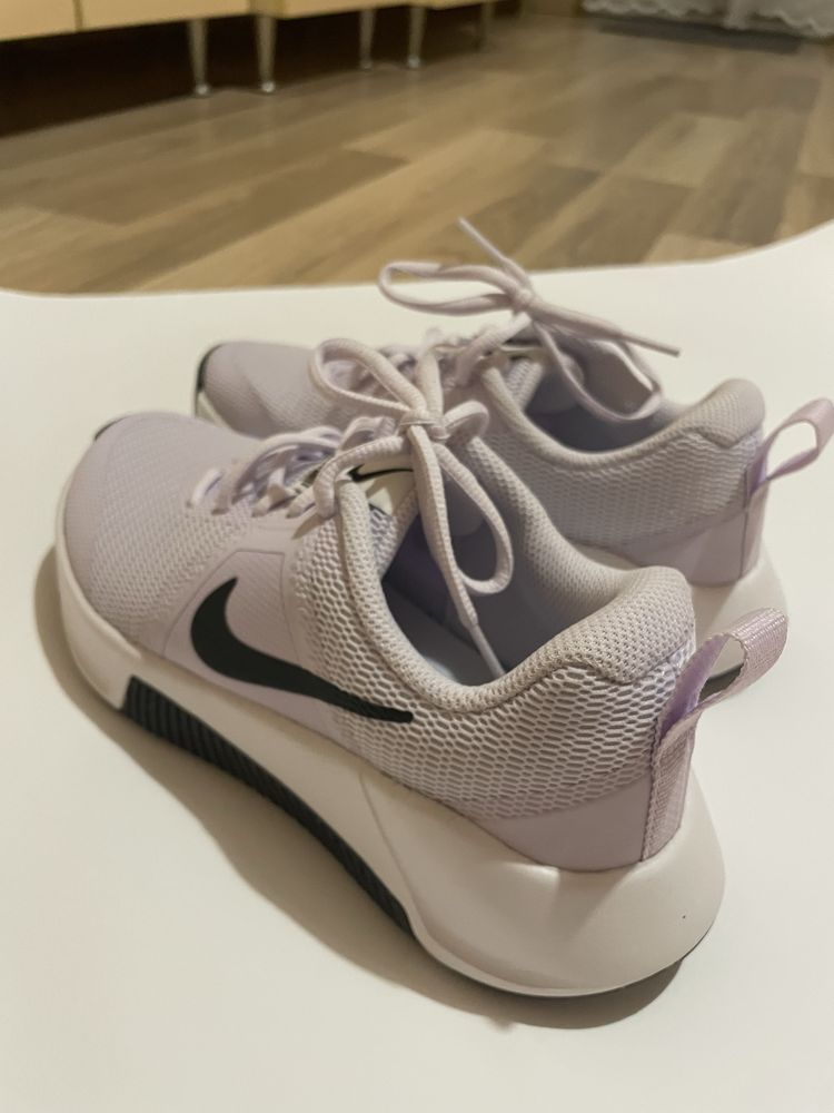 Дамски маратонки Nike