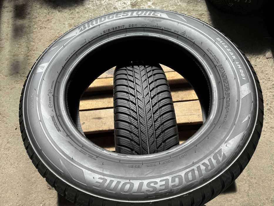 2x Anvelope Iarna 215/65 R17 - Bridgestone Blizzak LM 001 MO