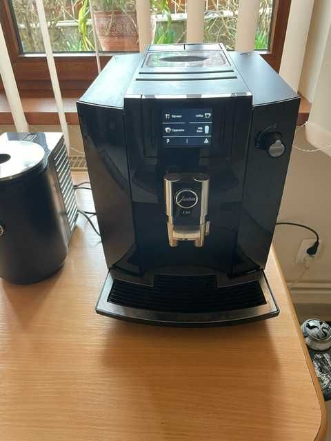 Espressor/expresor automat Jura Impressa E60