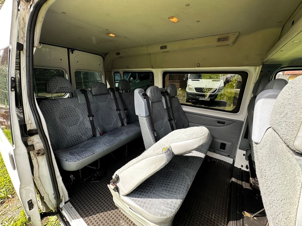 Ford Transit (8+1) 2.2 TDI varianta lunga