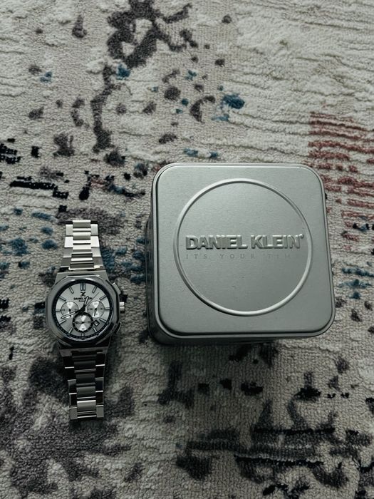 Продам часы Daniel Klein