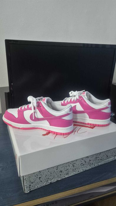 Adidasi Nike sb dunk