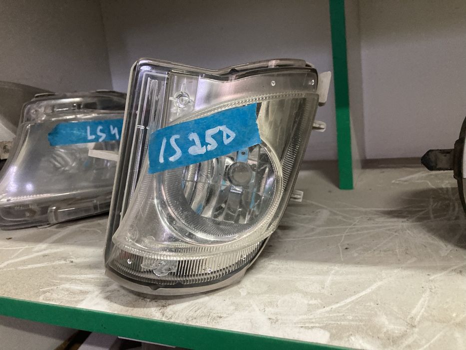 Противотуманка передняя левая Лексус IS250 / Lexus IS250