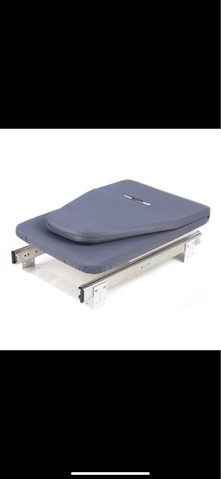 Masa de calcat-incorporabila