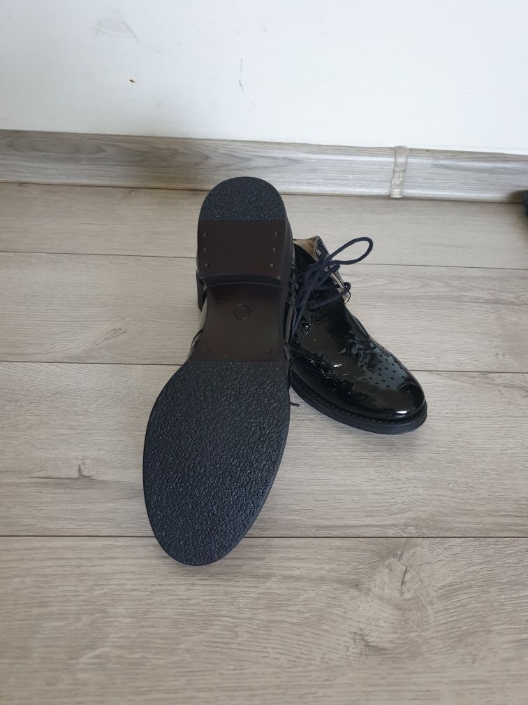 Pantofi Oxford piele lacuita  Made in Romania (noi)   (N