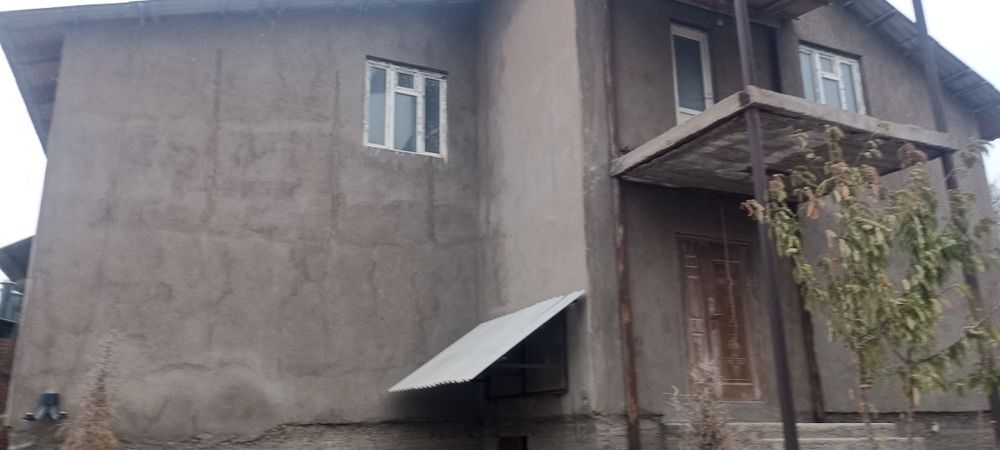 Tayor biznes 2 gegtar yer 3 eki etajli uy remontan chiqan