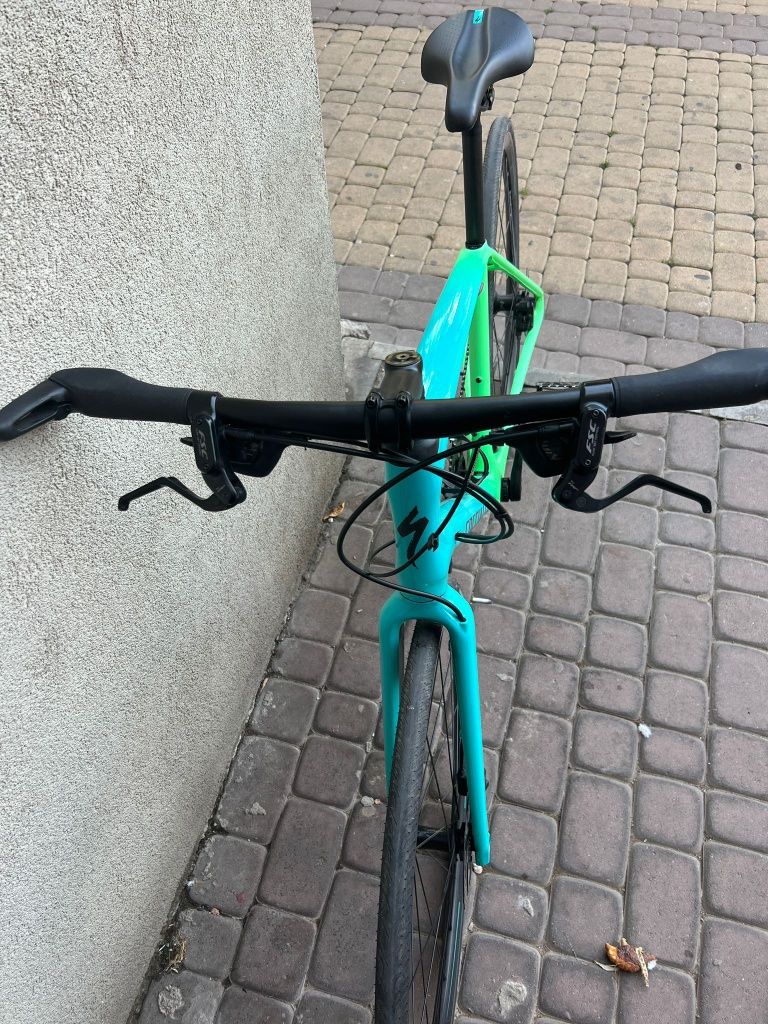 Vând bicicleta Specialized mărimea L - de femeie