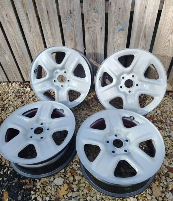 Продам оригинальные диски  R17 5/114.3