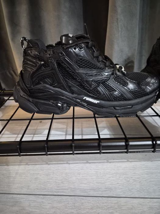 Balenciagarunner,noi