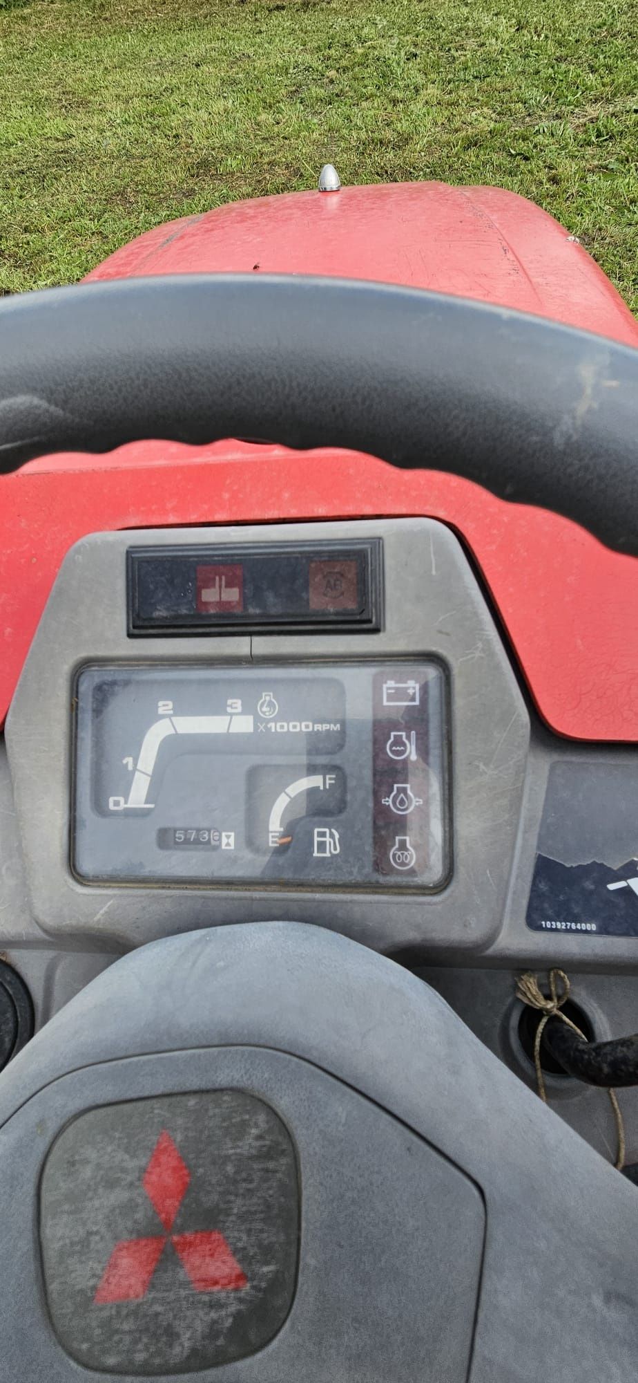 Vând tractor Mitsubishi