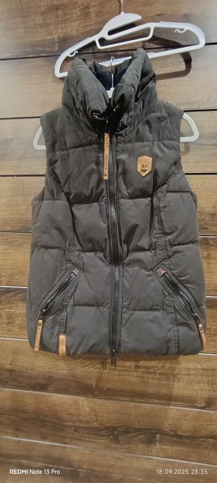 Naketano два оригинални елека L