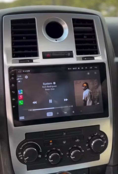 Navigatie android Chrysler 300C Waze YouTube