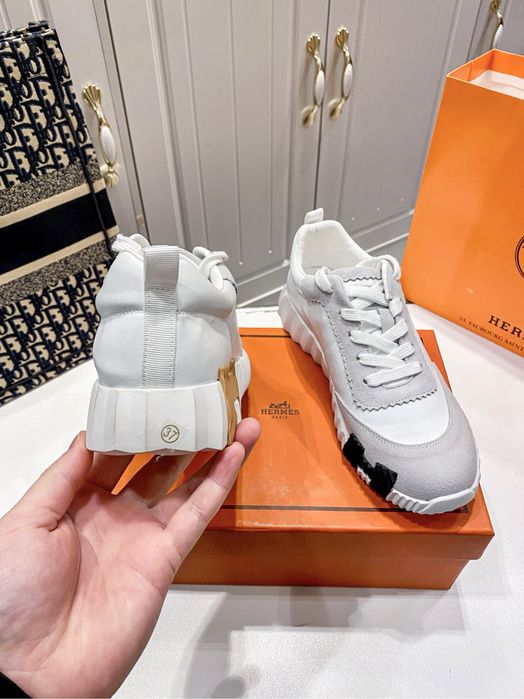 Adidasi Hermes diferite marimi