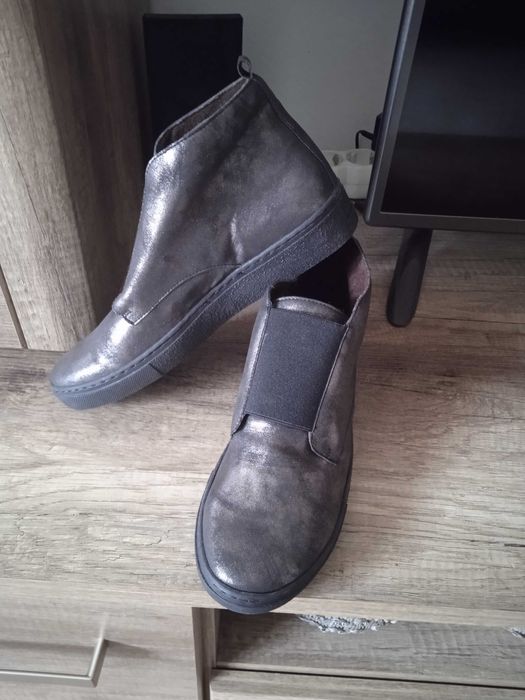 Ghete piele bronz, noi