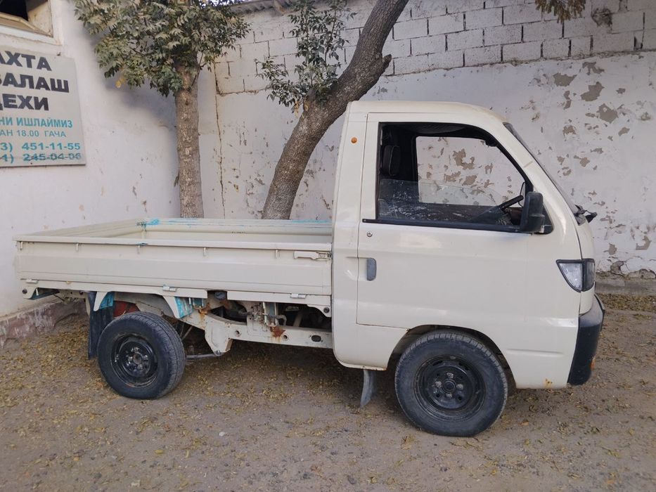 Хитой Лабо сотилади