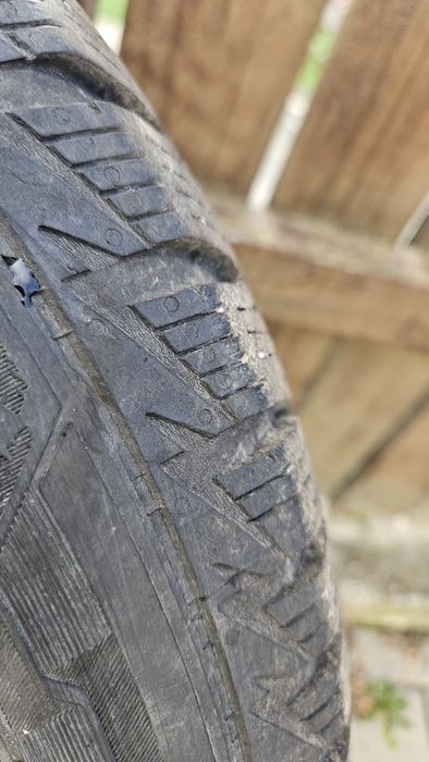 Set jante + anvelope 195/65 R15 pentru VW Golf