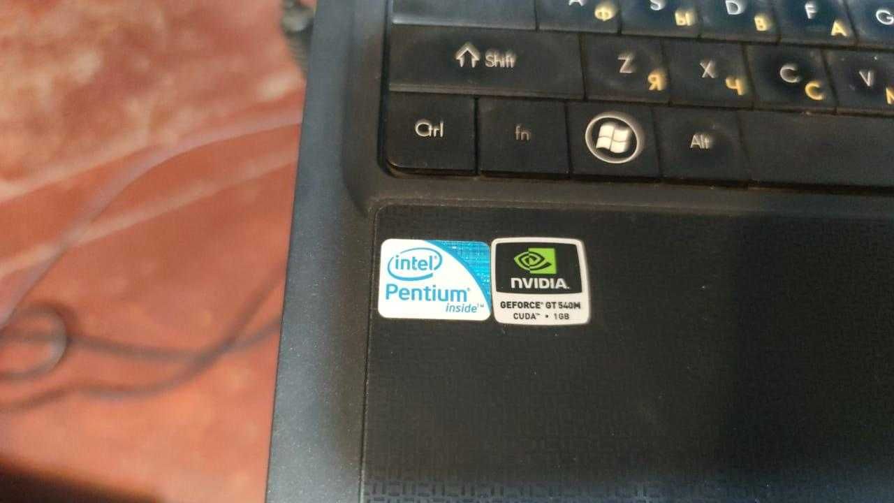 Ноутбук  Hasee A560P Pentium B950, 4Gb RAM, 200Gb HDD, GeForce 540M