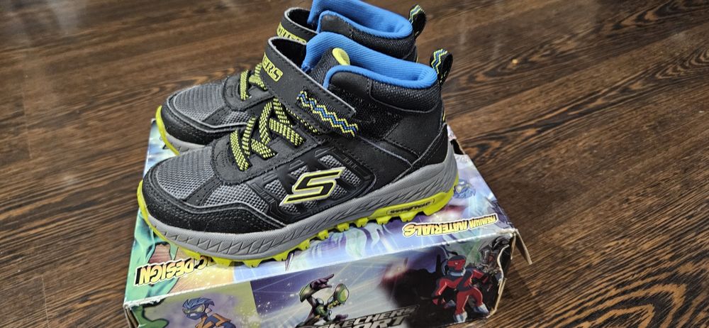 Skechers 30 номер детски боти запазени  30 ти номер