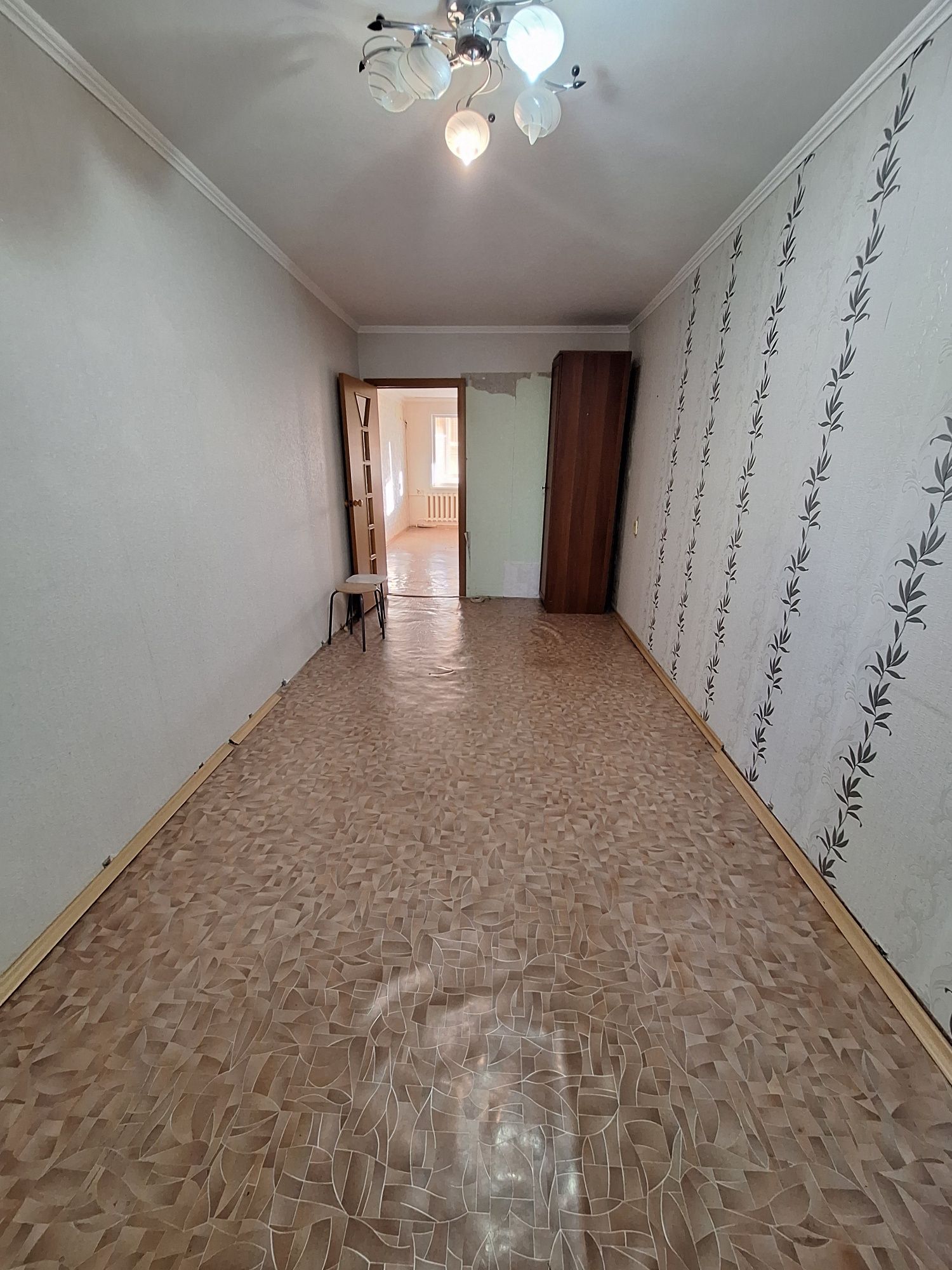 Продаётся 2 комн, Универмаг