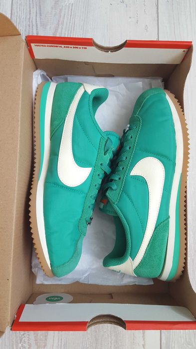 Нови зелени маратонки Nike Cortez за момиче с размер 39