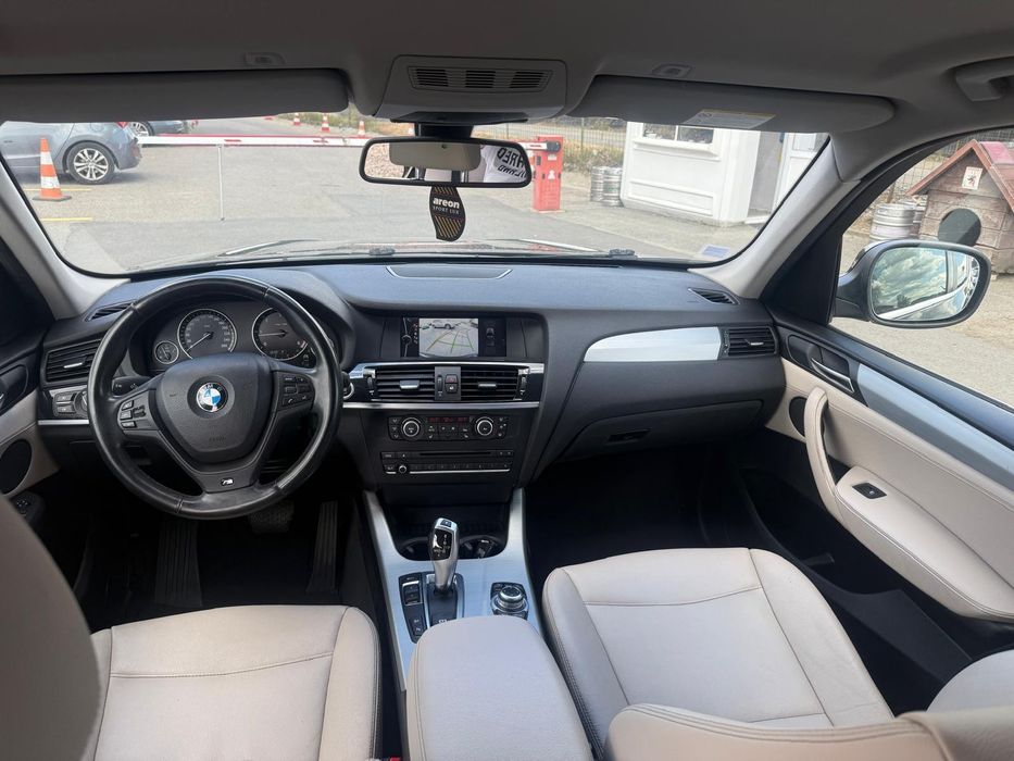 BMW X3 2.0D X-Drive 
M Paket 
X DRIVE [ 4x4]
An 2013
216000km km reali
