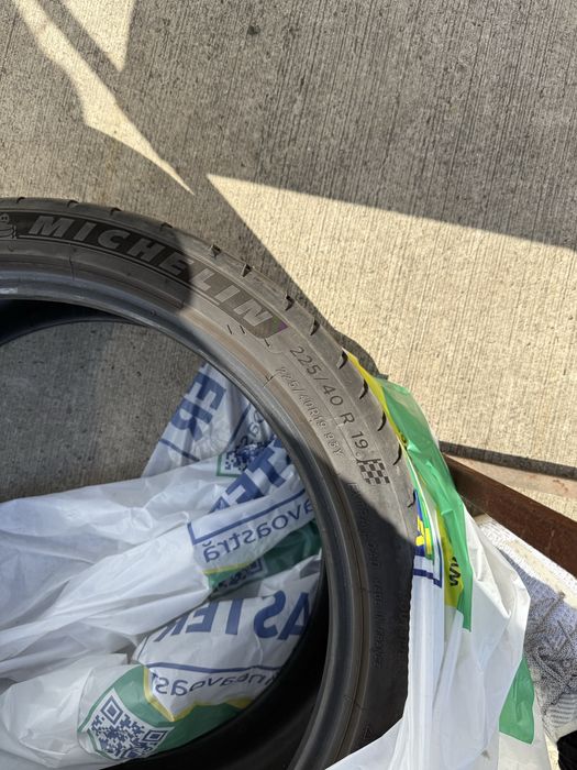 Michelin pilot sport 4S 225/40/19