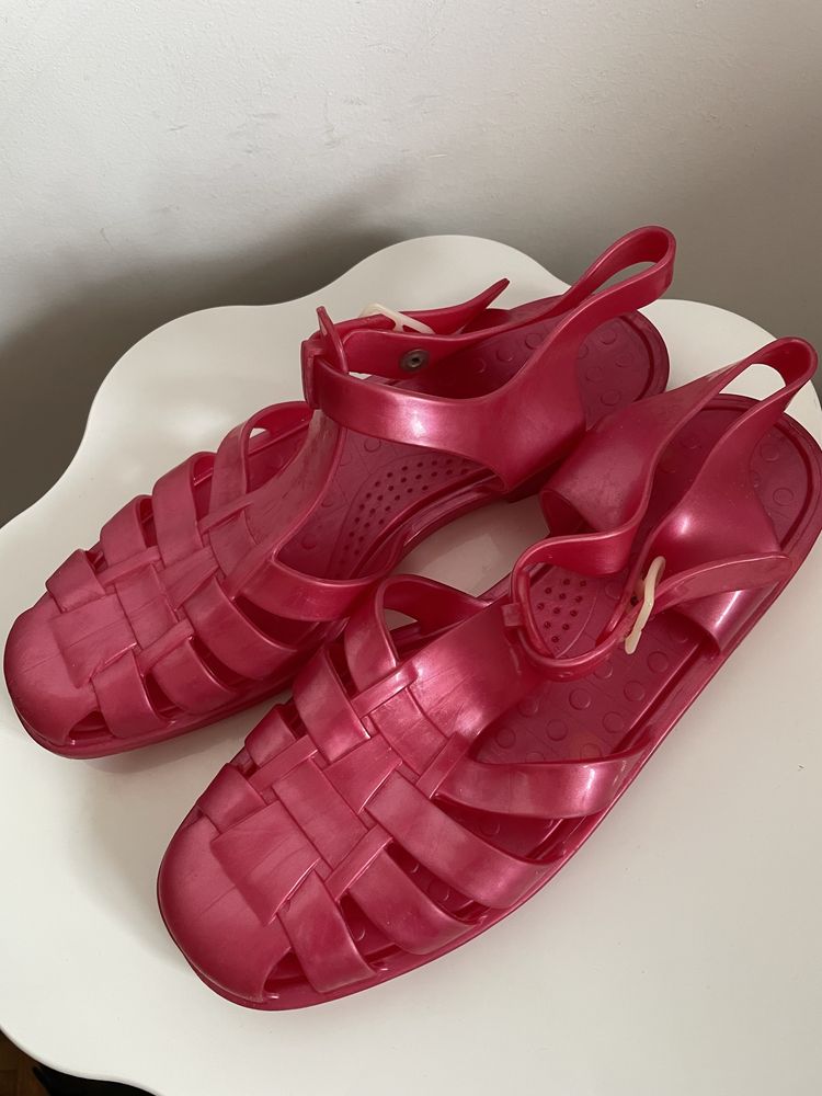 Sandale plastic roz intens 39