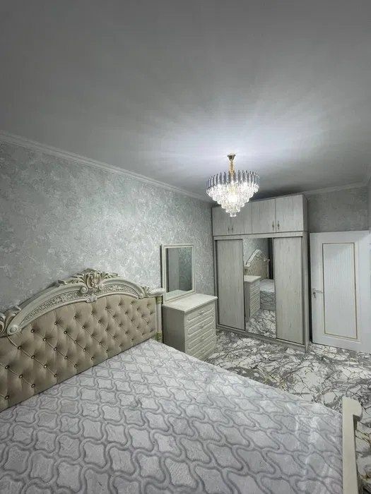 Сдается трёхкомнатная в Гафур Гуляме рядом с метро,