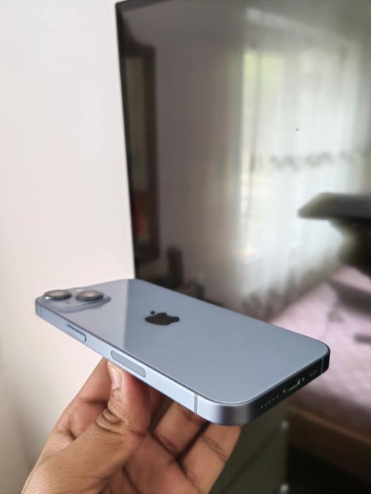 Продавам 2бр iPhone 14