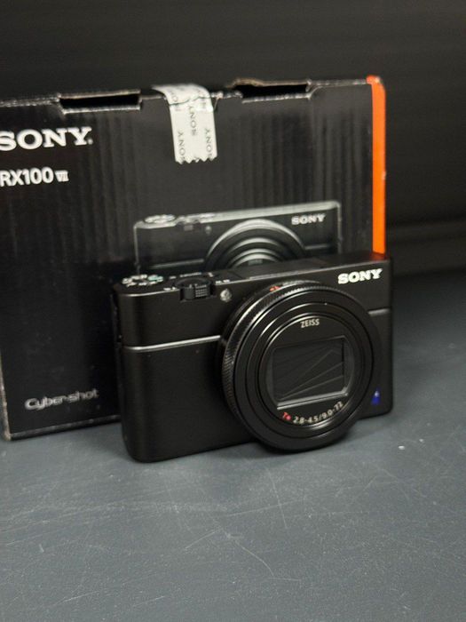 Sony Cyber-Shot RX100VII