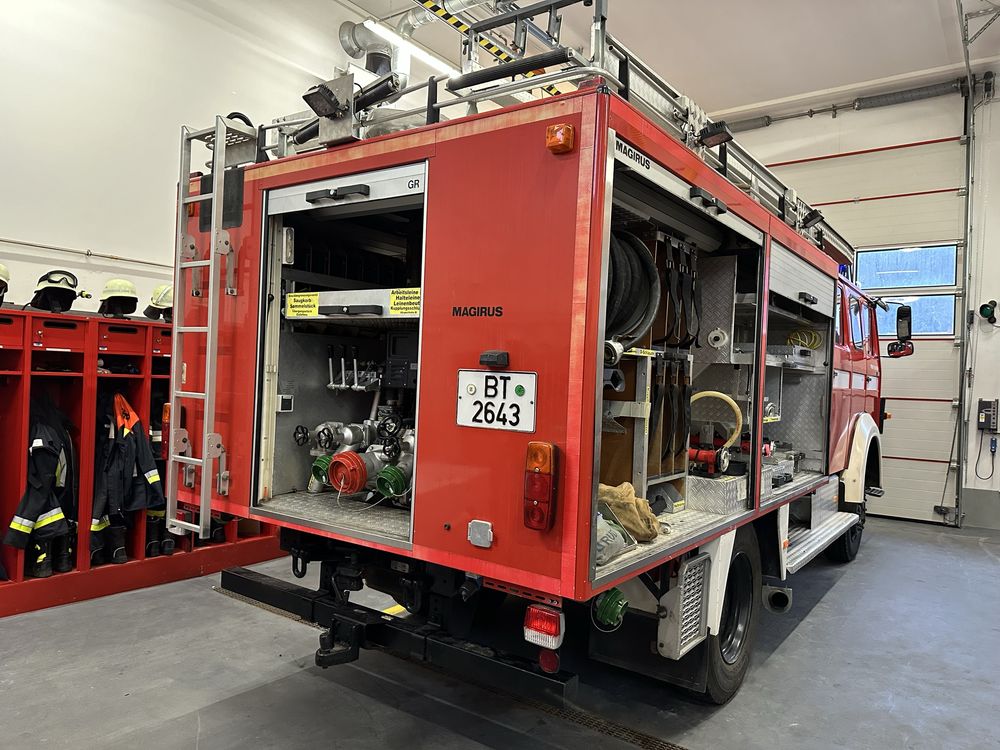 Pompieri camion autospeciala Apa 2500 litri rosenbauer iveco magirus