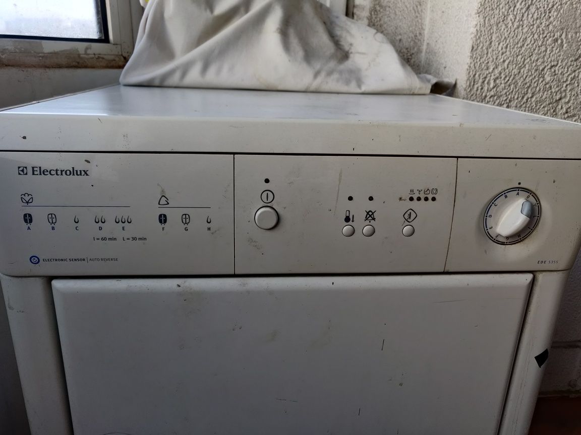 Uscator rufe Electrolux EDE5355