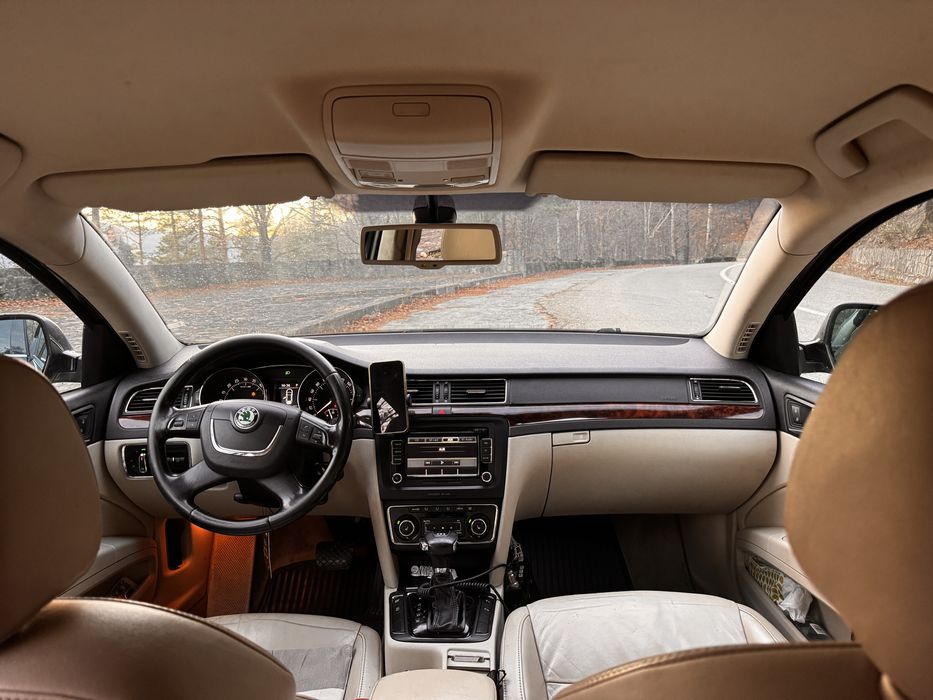 Skoda Superb 2-cutie automata