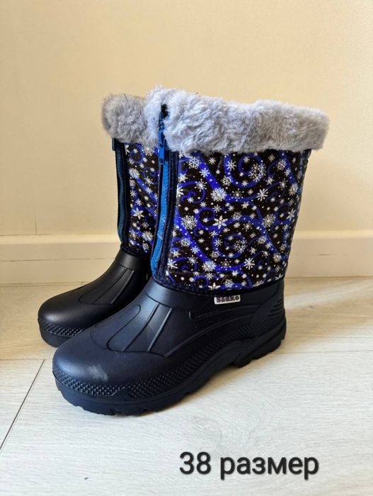 Продам новые сапоги утеплённые