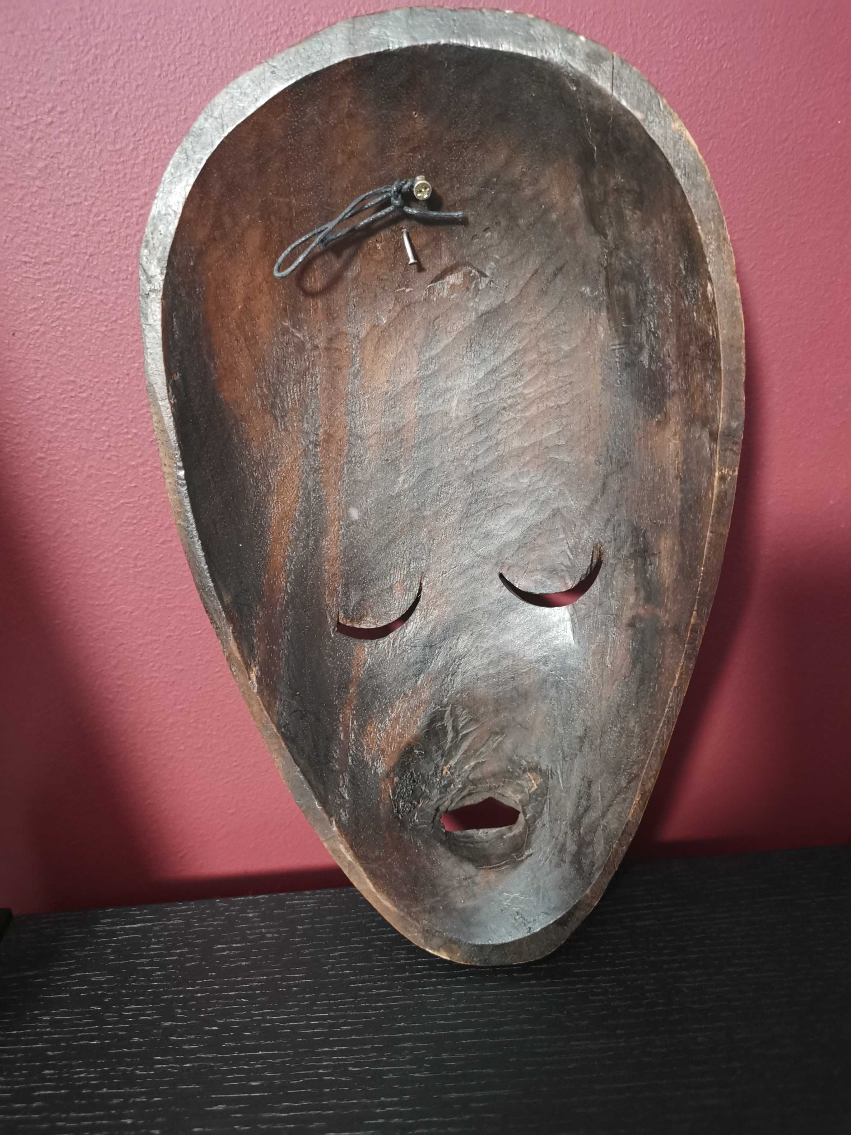 Masca din lemn ( obiect decorativ)