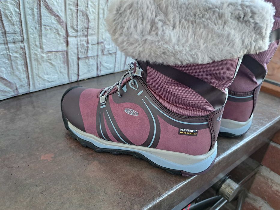 детски ботуши,зимни обувки,боти,апрески,KEEN номер35 за момиче,