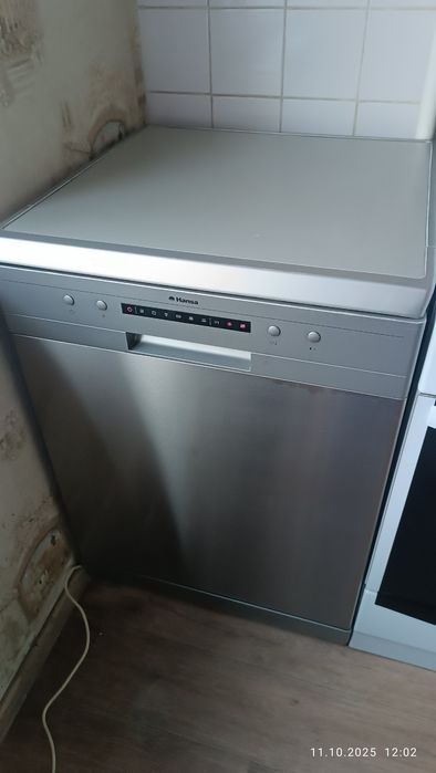 Посудомоечная машина Hansa.