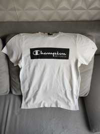 Vând tricou Champion în stare bună!!