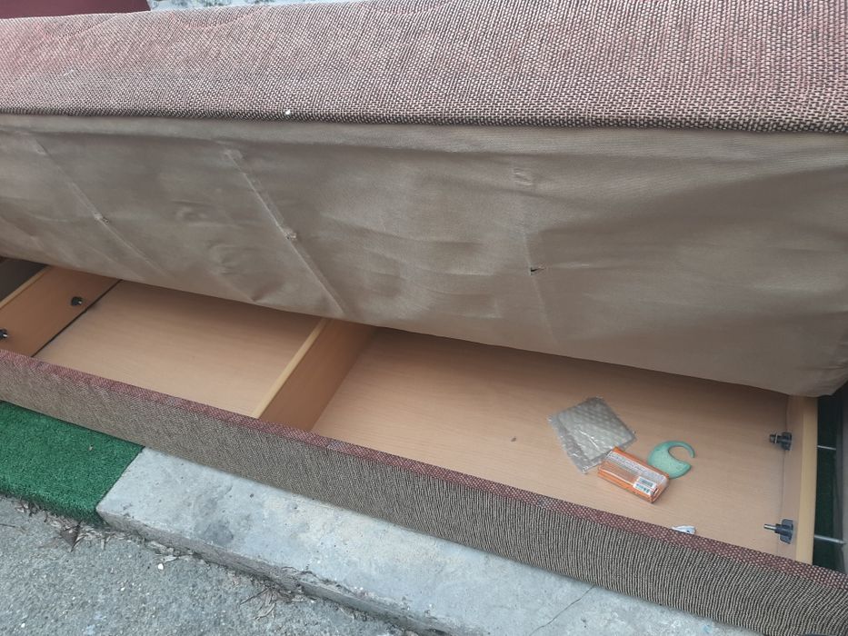 Vand 2 canapele extensibile