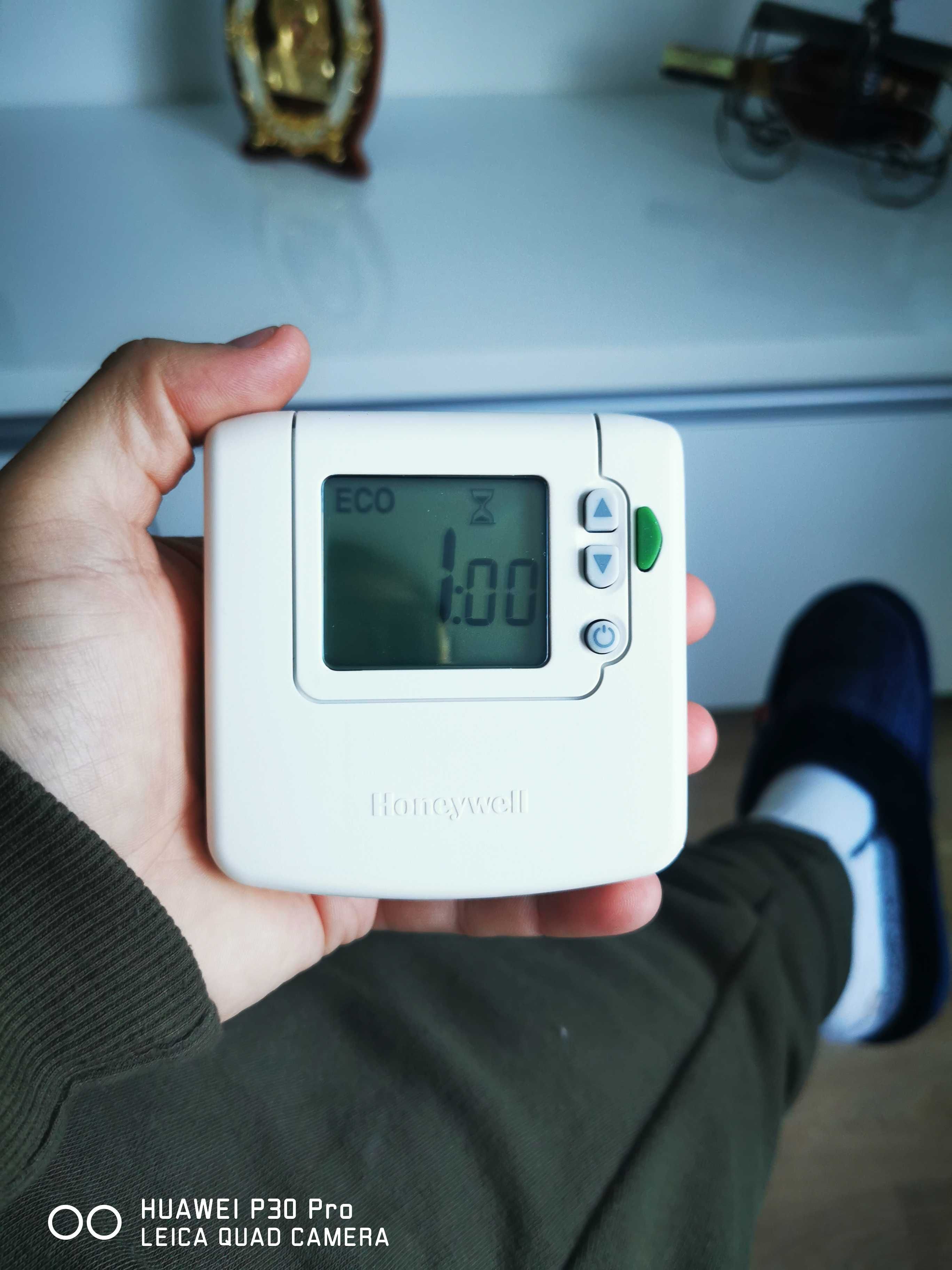 Termostat DT90E Honeywell