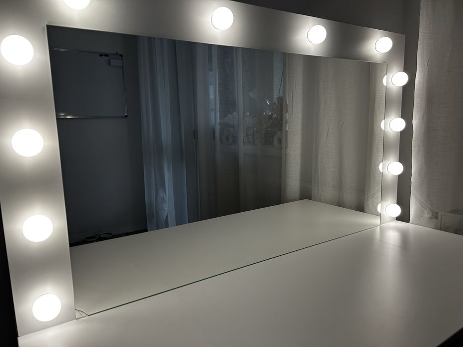 Masă de make-up Hollywood